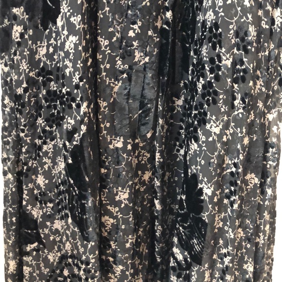 ASTR The Label Jane Floral Dress - Picture 6 of 6